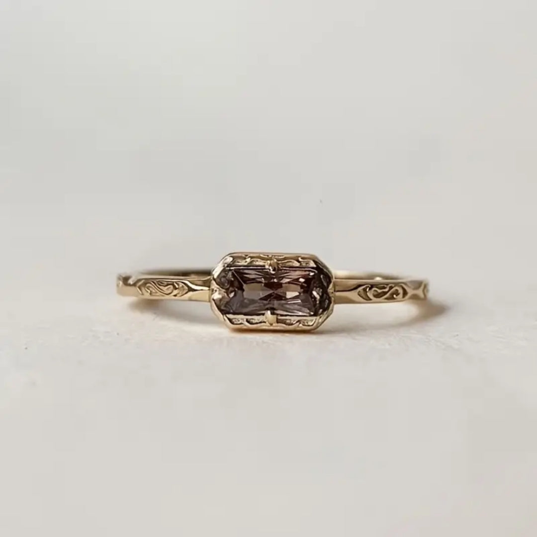 Vintage Crysal Gold Ring