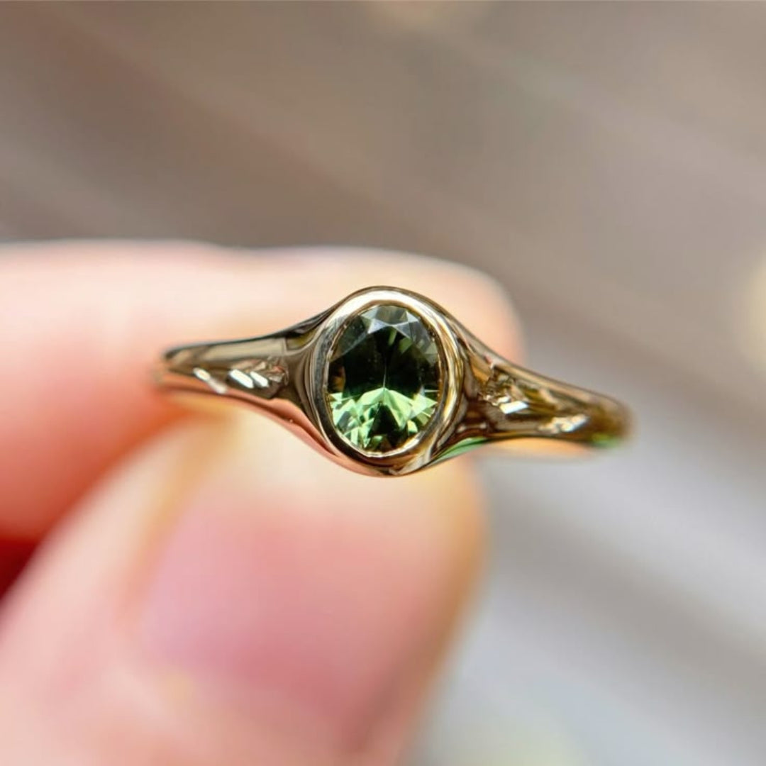 Green Nature Rounded Glass Gold Ring