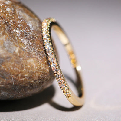 Luxury Ring with Zirconias in Gold