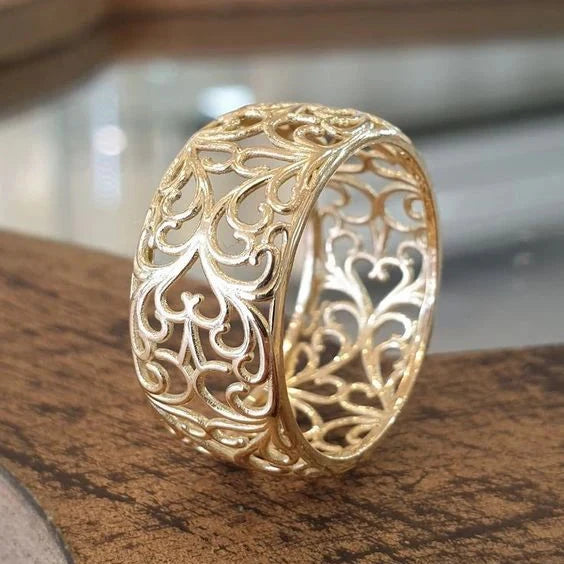 Vintage Hollow Gold Ivy Ring